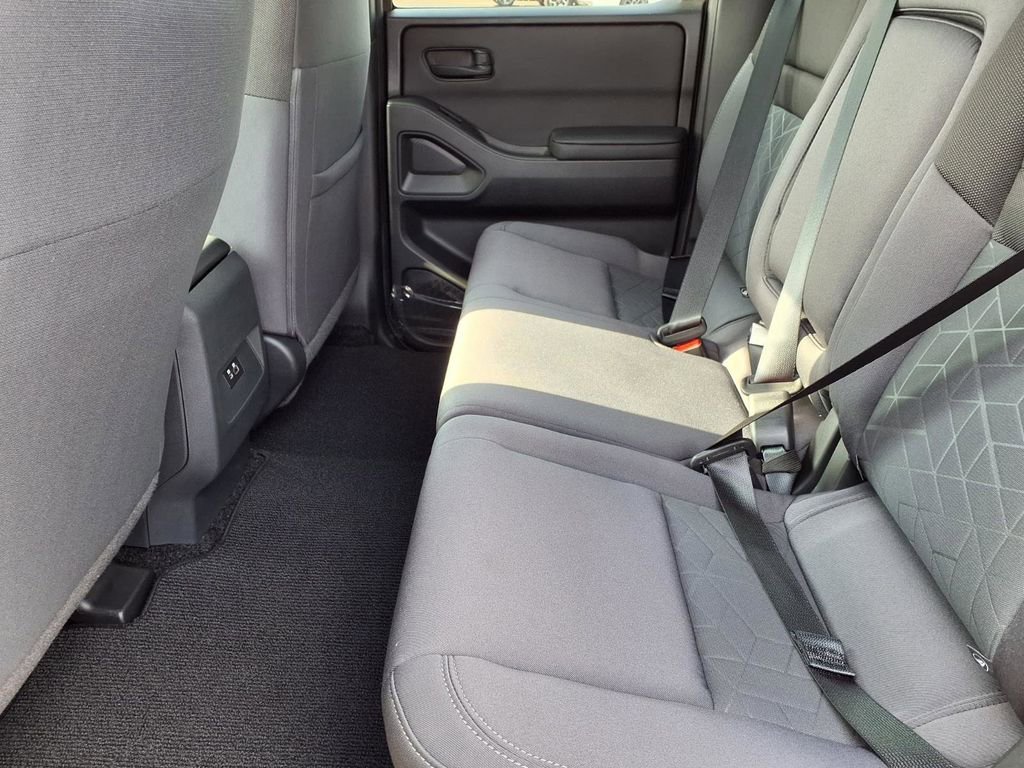 New 2026 Nissan Frontier 2WD Crew Cab image 10