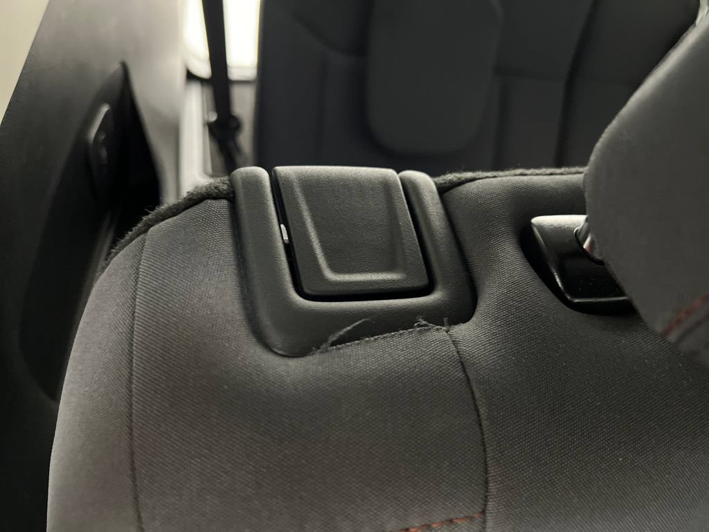 Used 2025 Ford Explorer Active RWD image 28