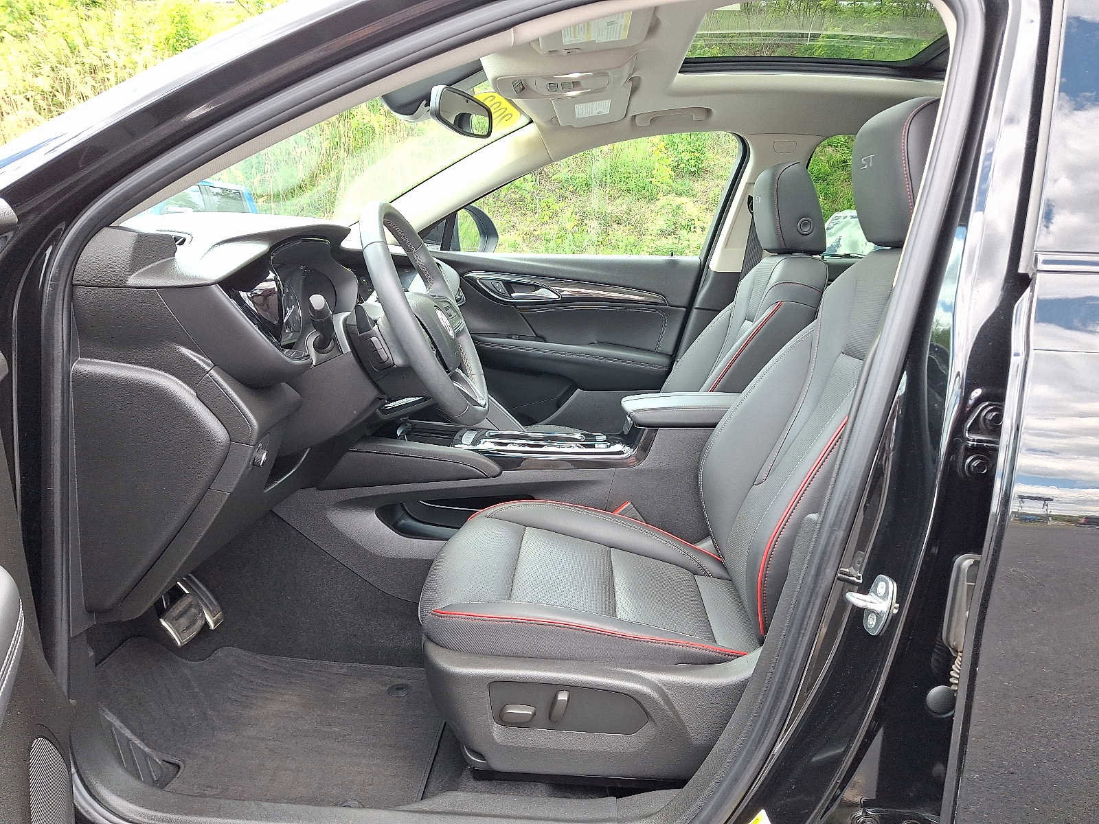 Used 2023 Buick Envision Essence w/ Sport Touring Package AWD/4WD image 14