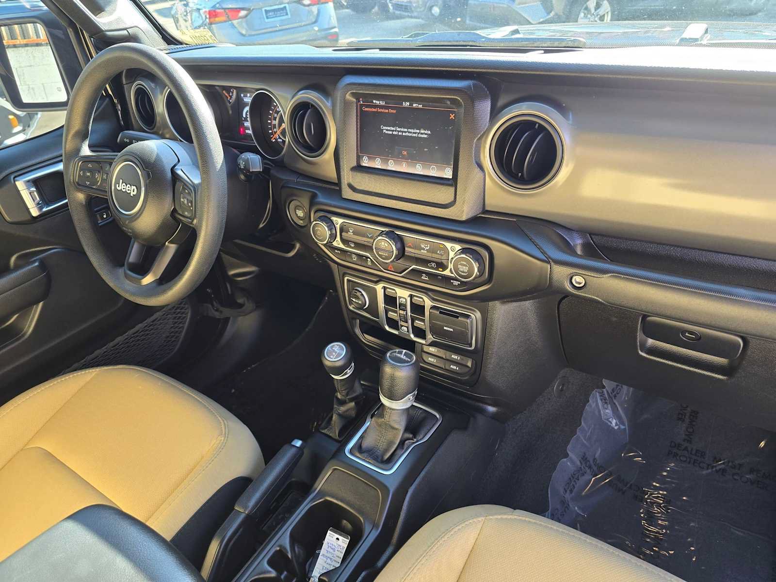 Used 2023 Jeep Gladiator Sport AWD/4WD image 11