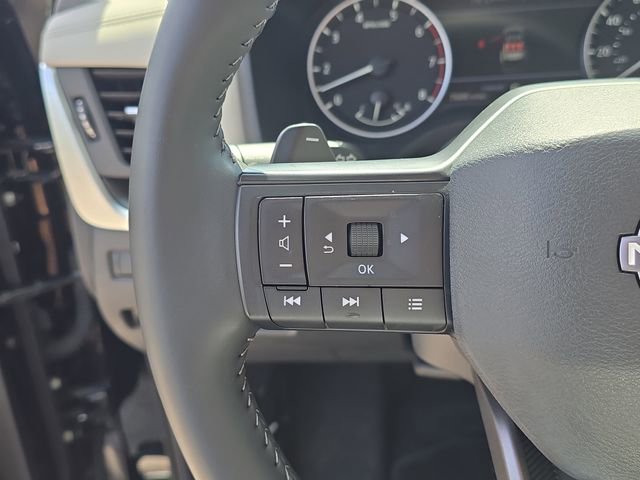 Certified 2025 Nissan Rogue SV FWD image 31