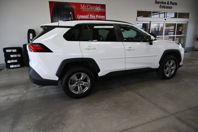 Used 2022 Toyota RAV4 XLE AWD/4WD image 5