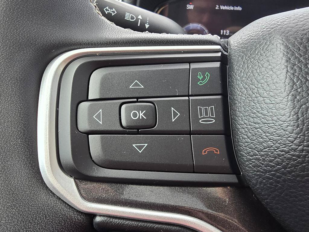 Used 2023 Jeep Wagoneer 4WD w/ Premium Group I image 18