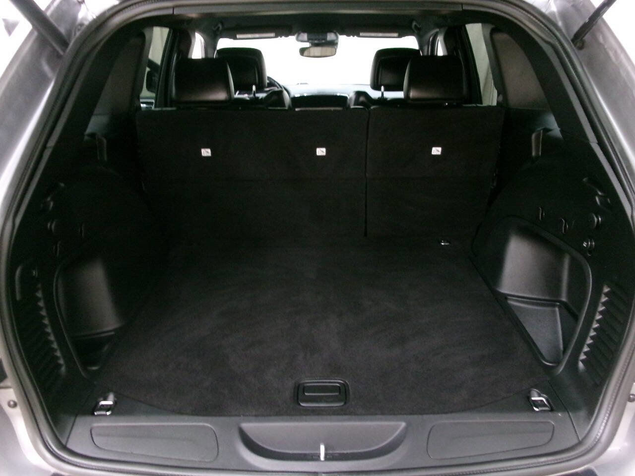 Used 2021 Jeep Grand Cherokee Laredo X image 20