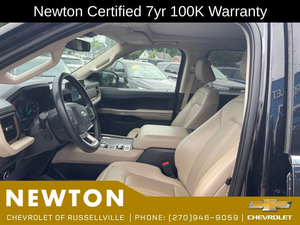 Used 2023 Ford Expedition Limited AWD/4WD image 4