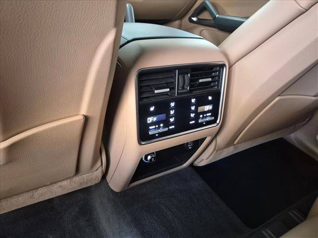 Used 2019 Porsche Cayenne Turbo AWD/4WD image 25