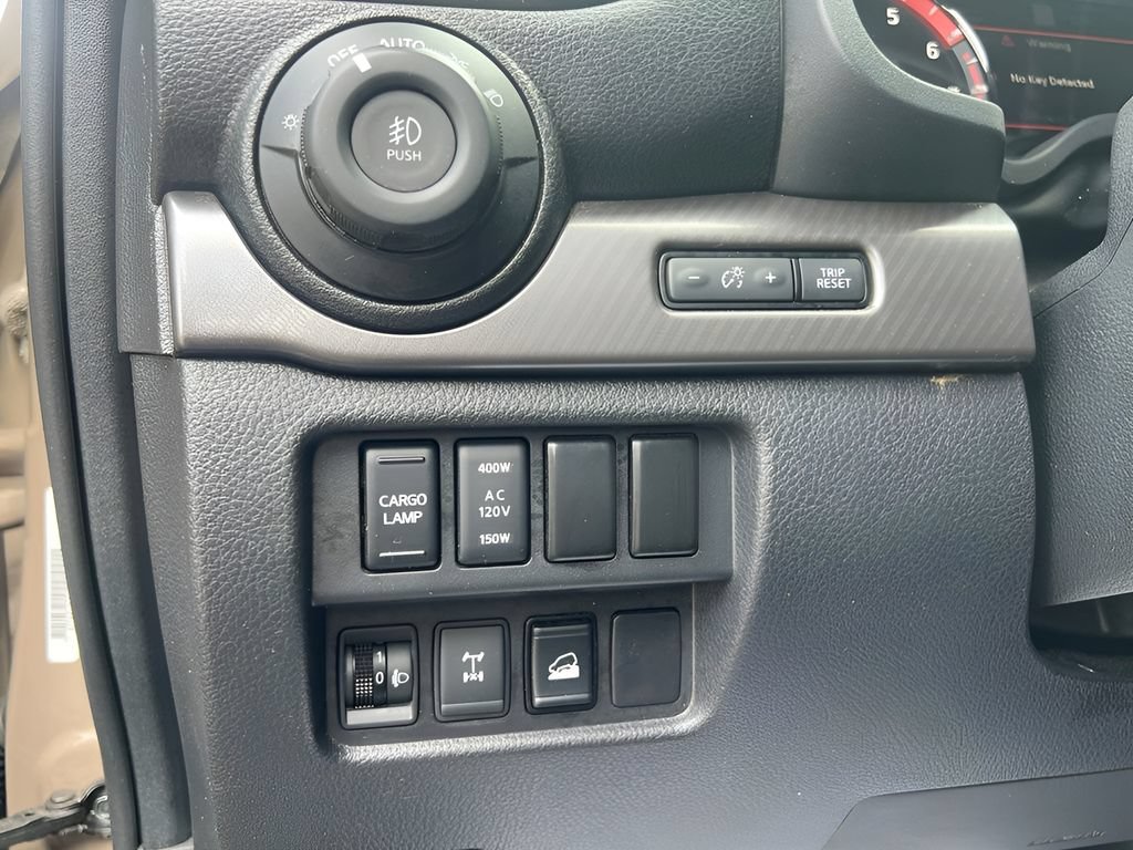 Used 2020 Nissan Titan PRO-4X AWD/4WD image 13