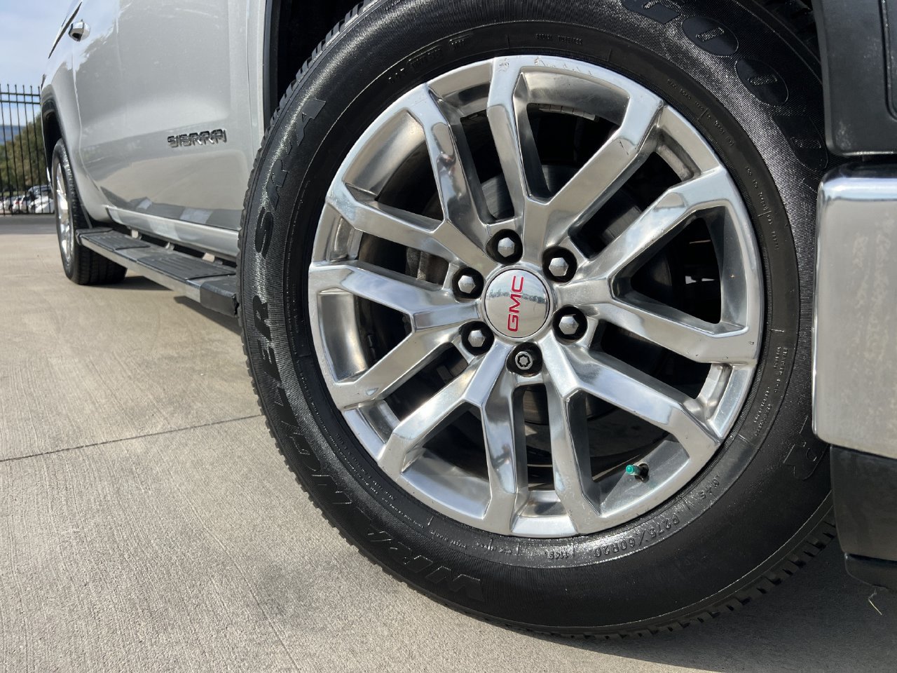 Used 2020 GMC Sierra 1500 SLT RWD image 6