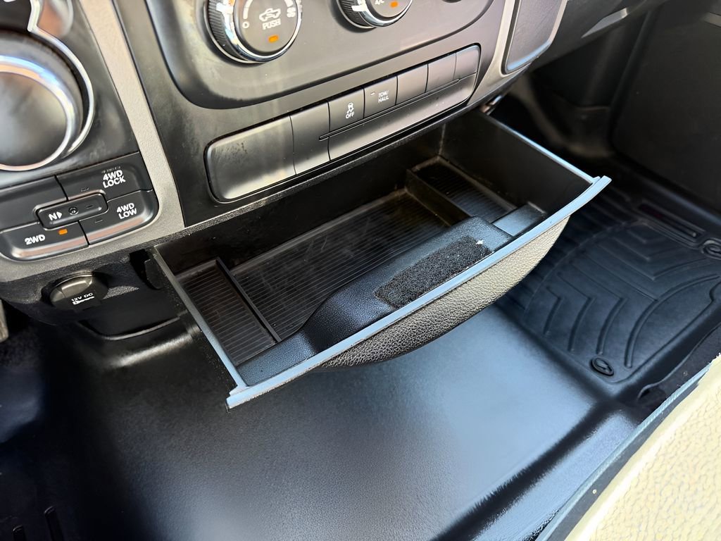 Used 2015 RAM 1500 Express AWD/4WD image 25