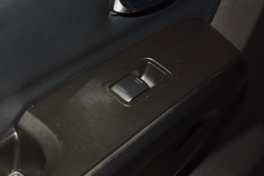 Used 2024 Nissan Titan PRO-4X w/ Pro-4x Convenience Package image 44