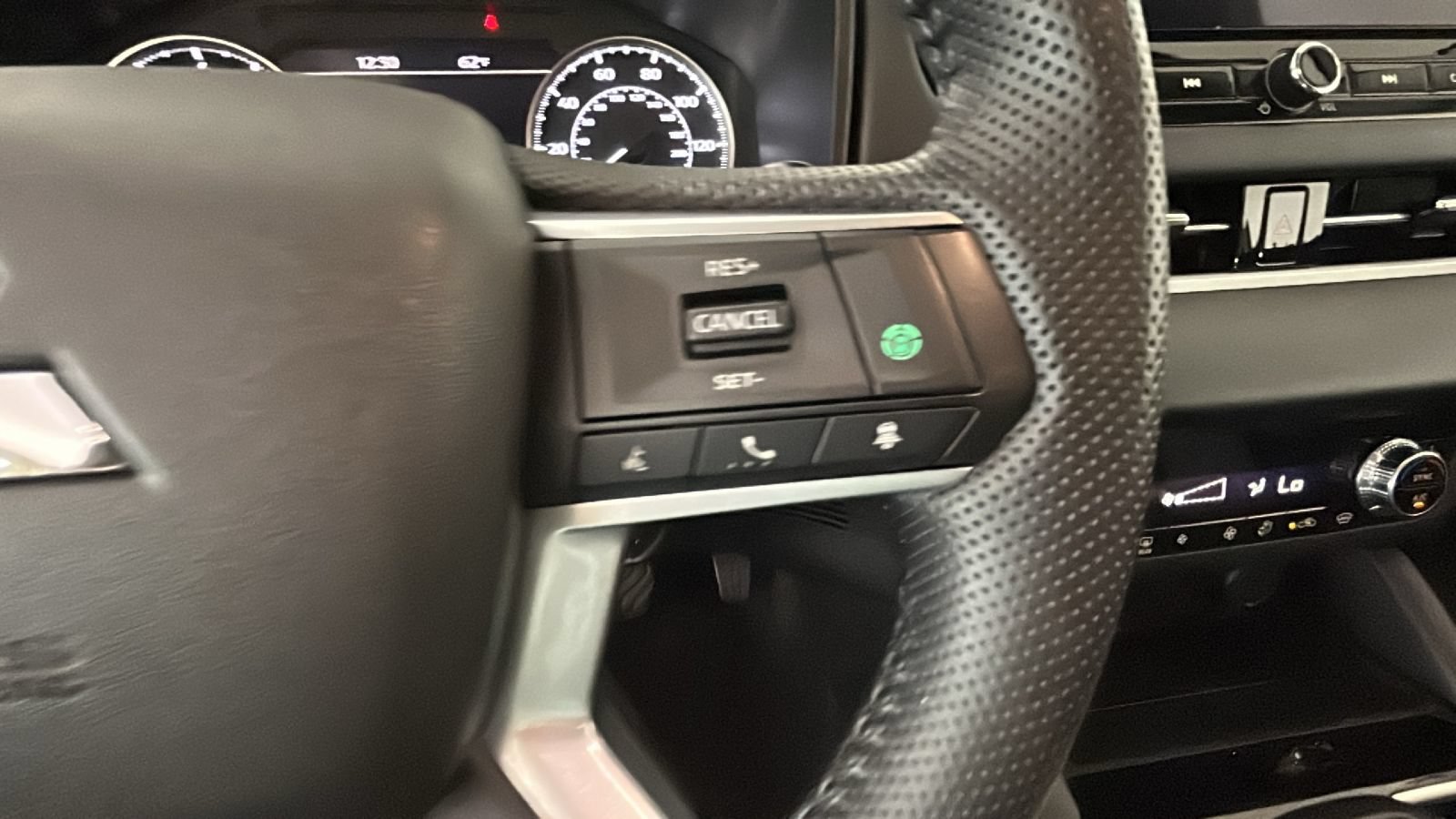 Used 2025 Mitsubishi Outlander SE AWD/4WD image 19