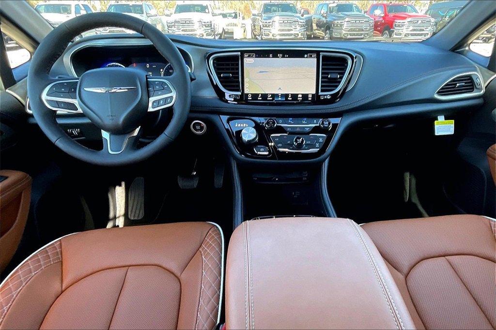 New 2026 Chrysler Pacifica Pinnacle image 5