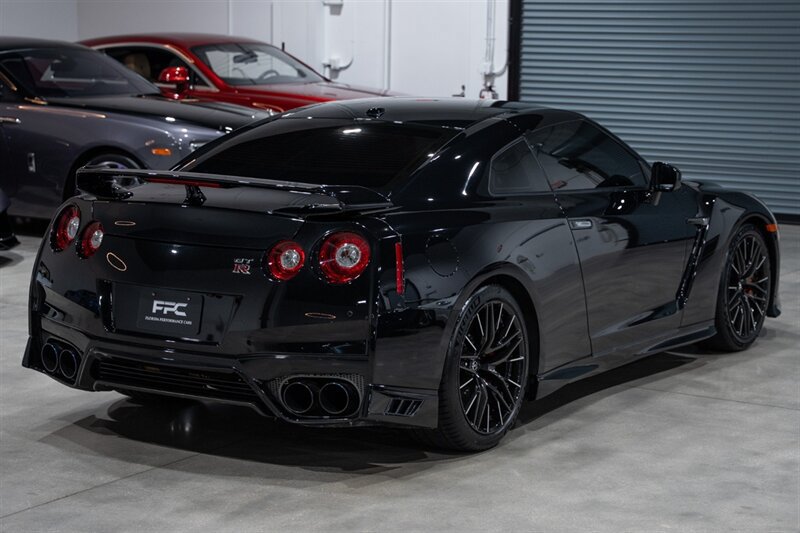 Used 2021 Nissan GT-R Premium AWD/4WD image 6