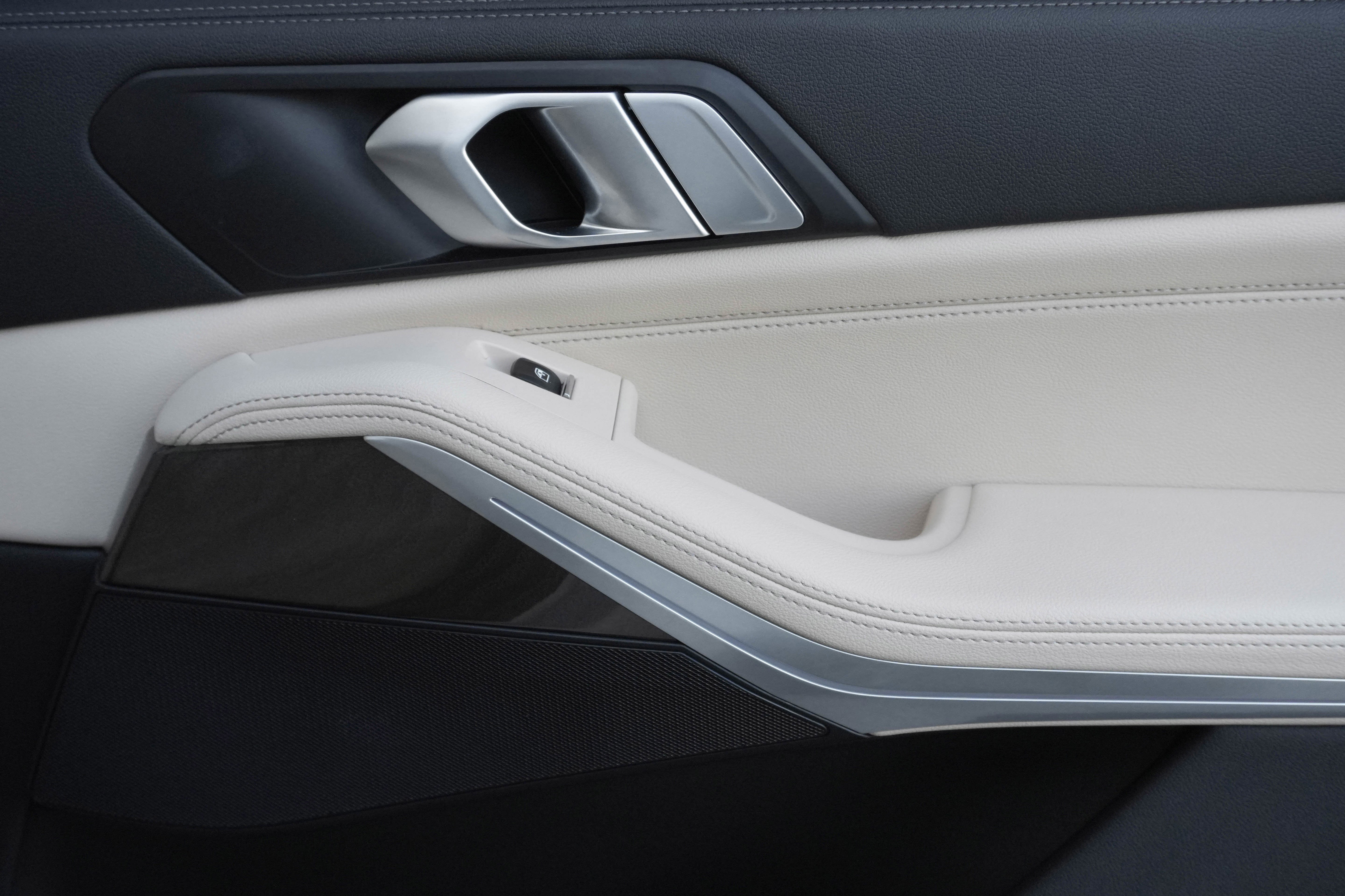 Used 2022 BMW X5 xDrive40i w/ Luxury Seating Package image 29