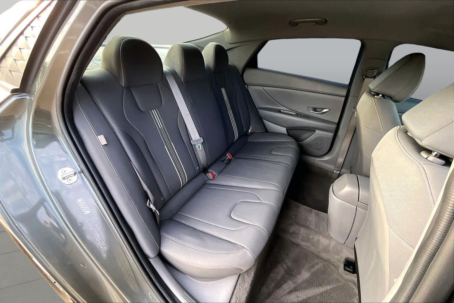 Used 2024 Hyundai Elantra SEL FWD image 20