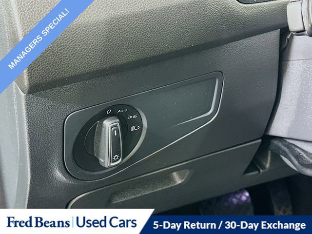 Used 2023 Volkswagen Tiguan SE image 11