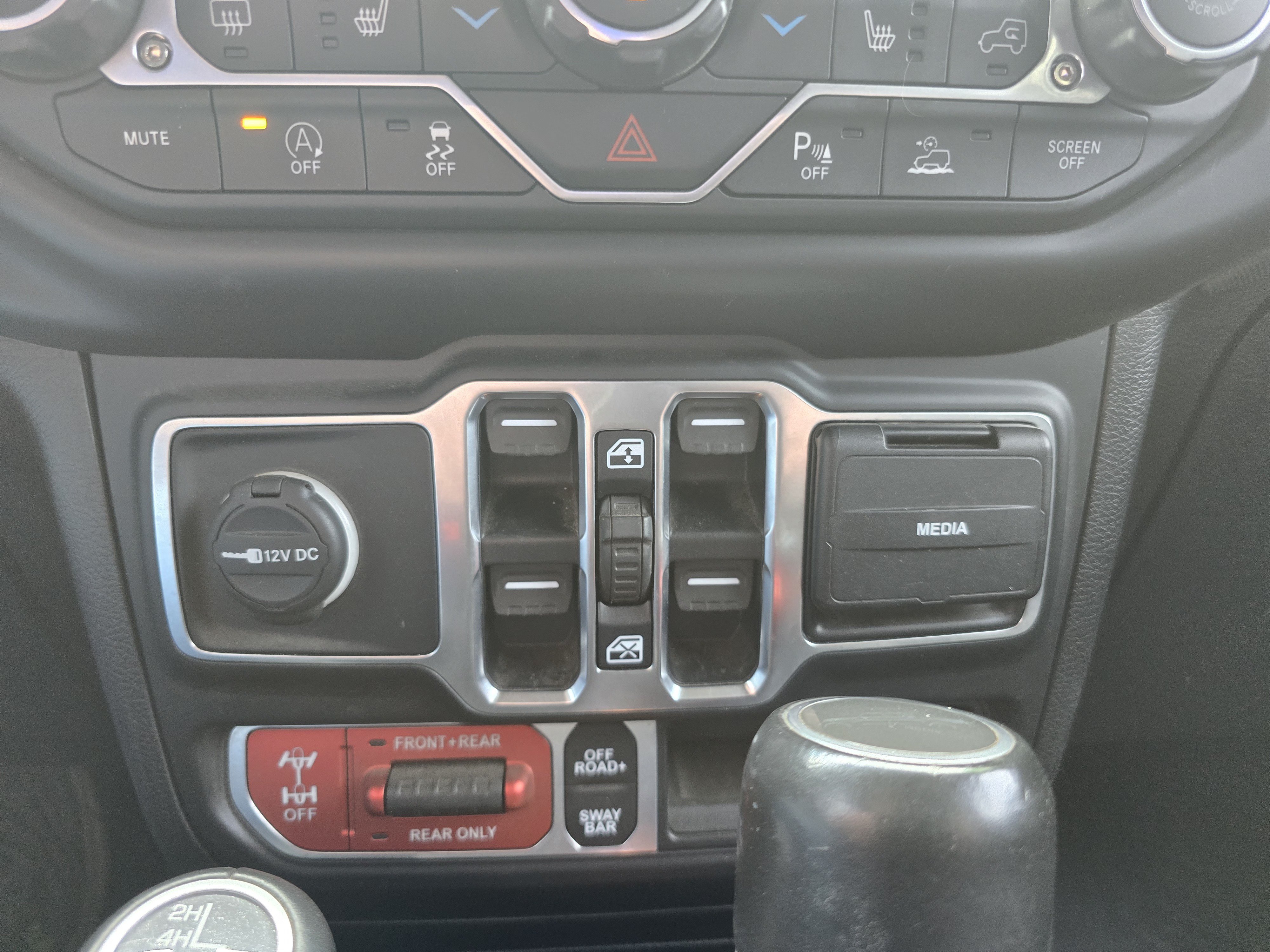 Used 2020 Jeep Gladiator Rubicon AWD/4WD image 31