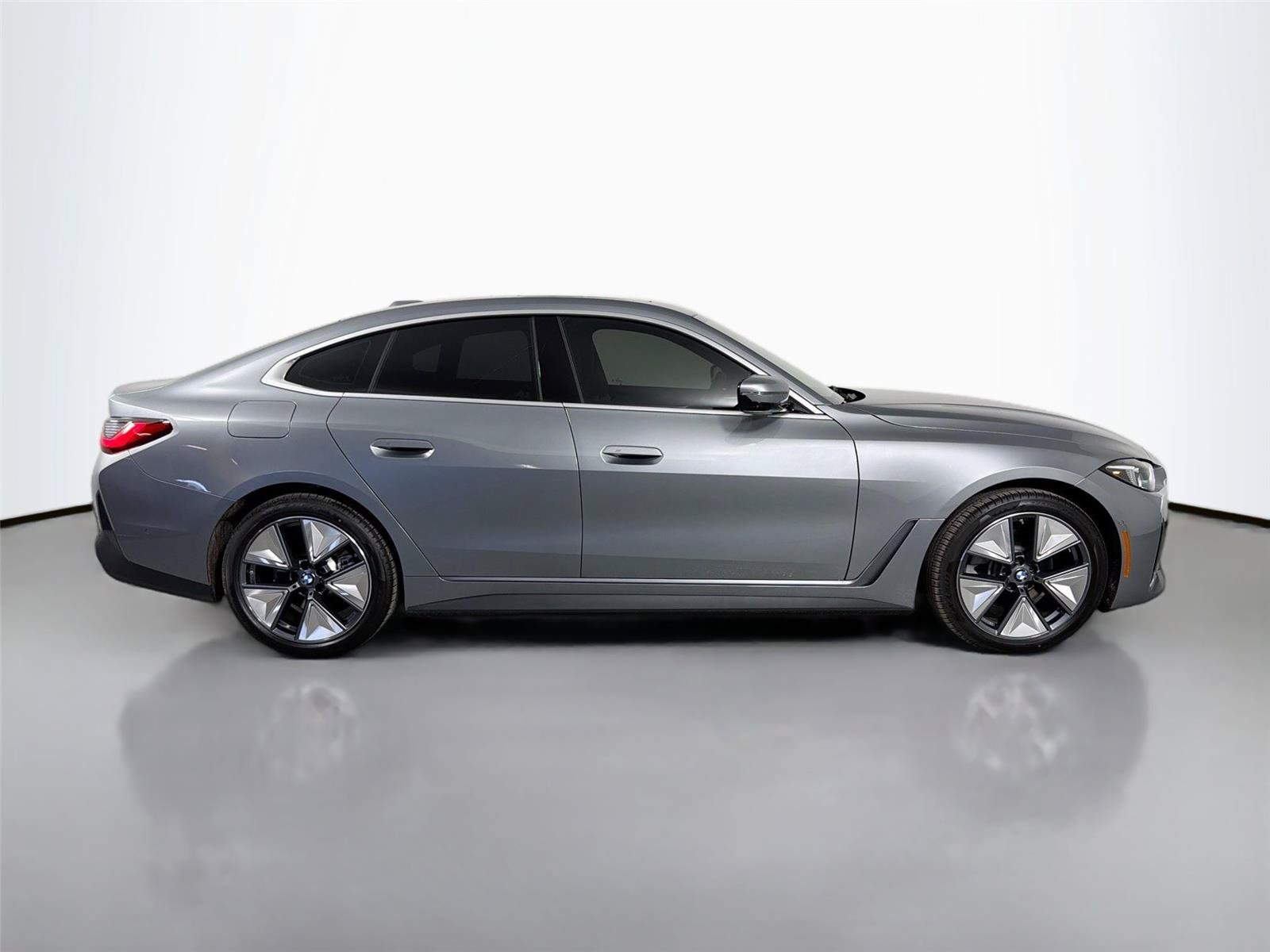 New 2026 BMW i4 eDrive40 w/ Premium Package RWD image 7