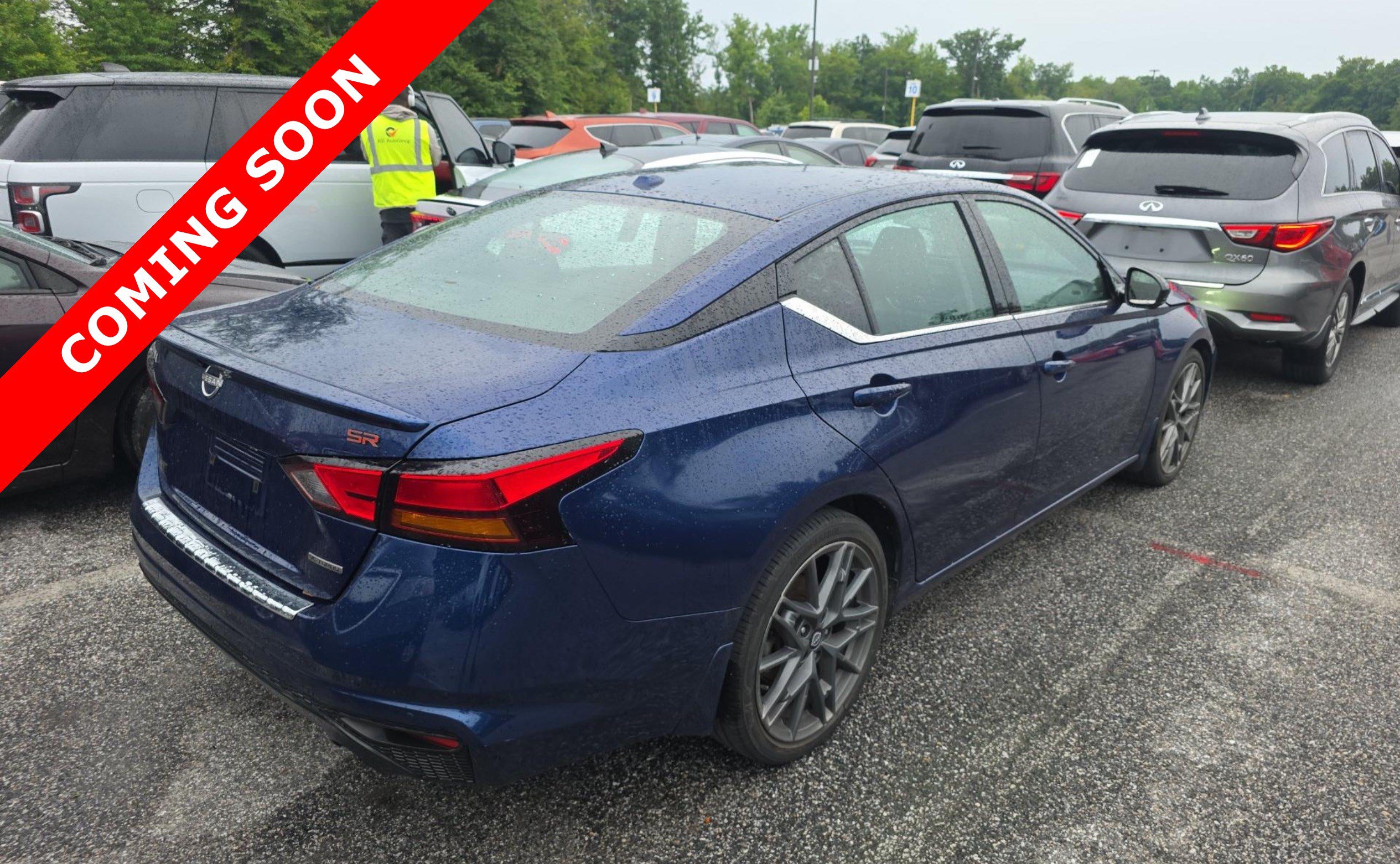 Used 2023 Nissan Altima 2.0 SR FWD image 3