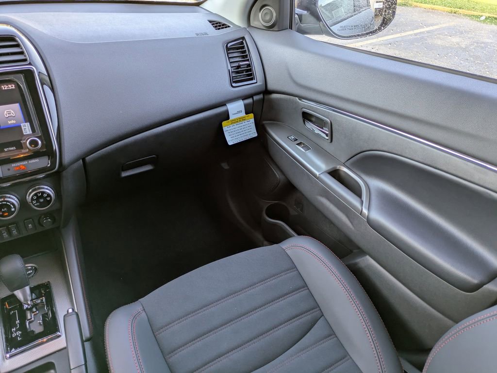 New 2025 Mitsubishi Outlander Sport SE image 17
