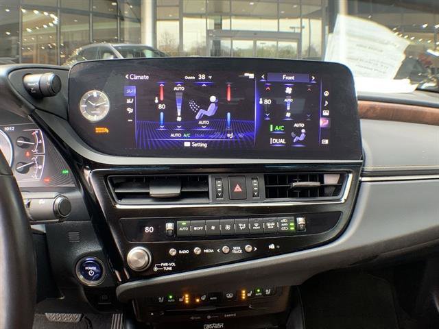 Certified 2022 Lexus ES 300h Ultra Luxury w/ Accessory Package 2 image 19