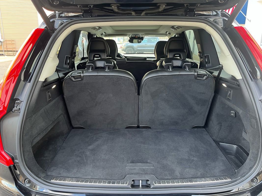 Used 2019 Volvo XC90 T5 Momentum image 23
