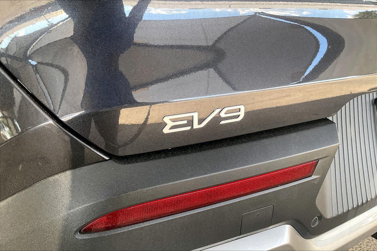 Used 2024 Kia EV9 Wind AWD/4WD image 9