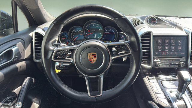 Used 2018 Porsche Cayenne AWD/4WD image 9
