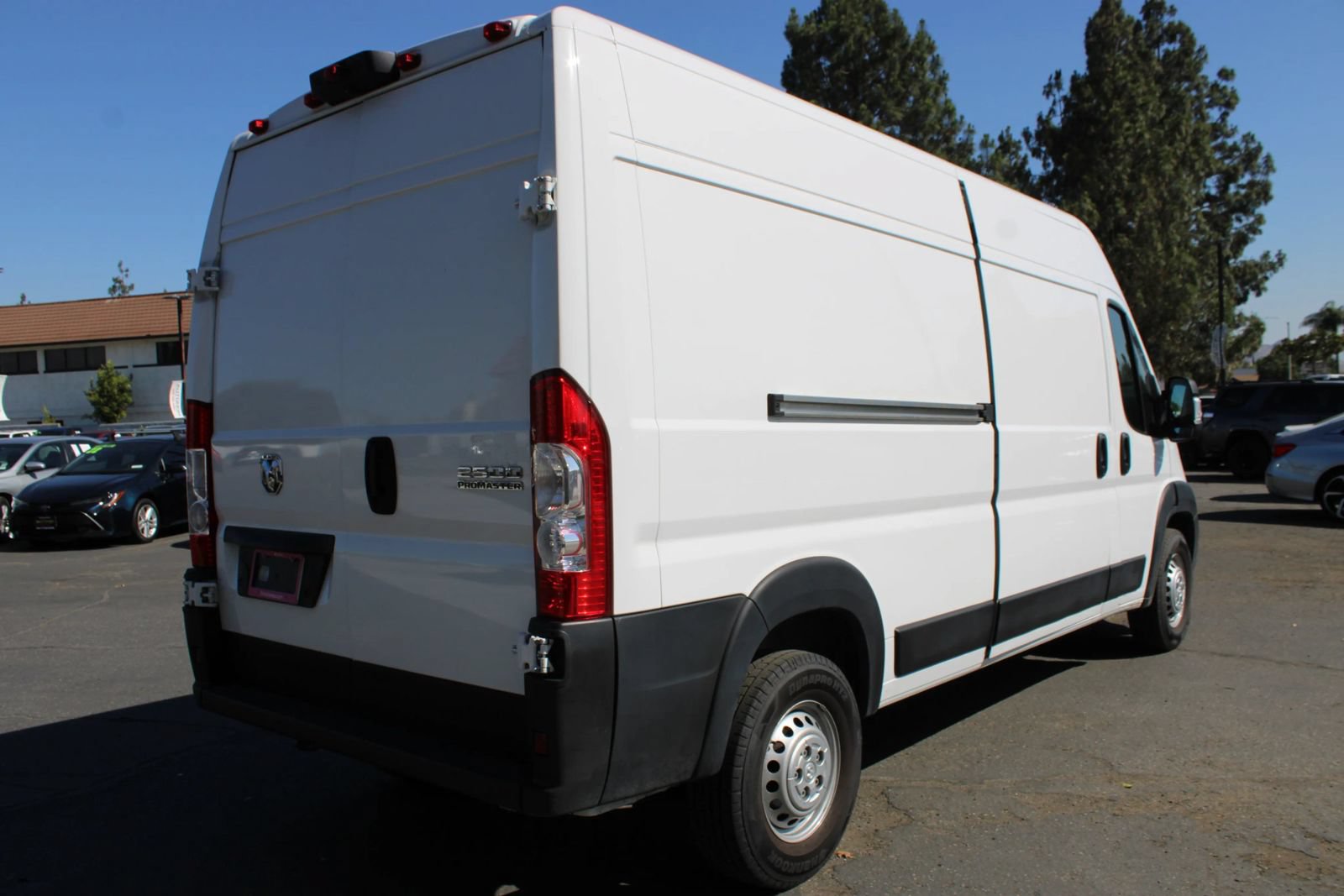 Used 2024 RAM ProMaster 2500 w/ Safety Group FWD image 29