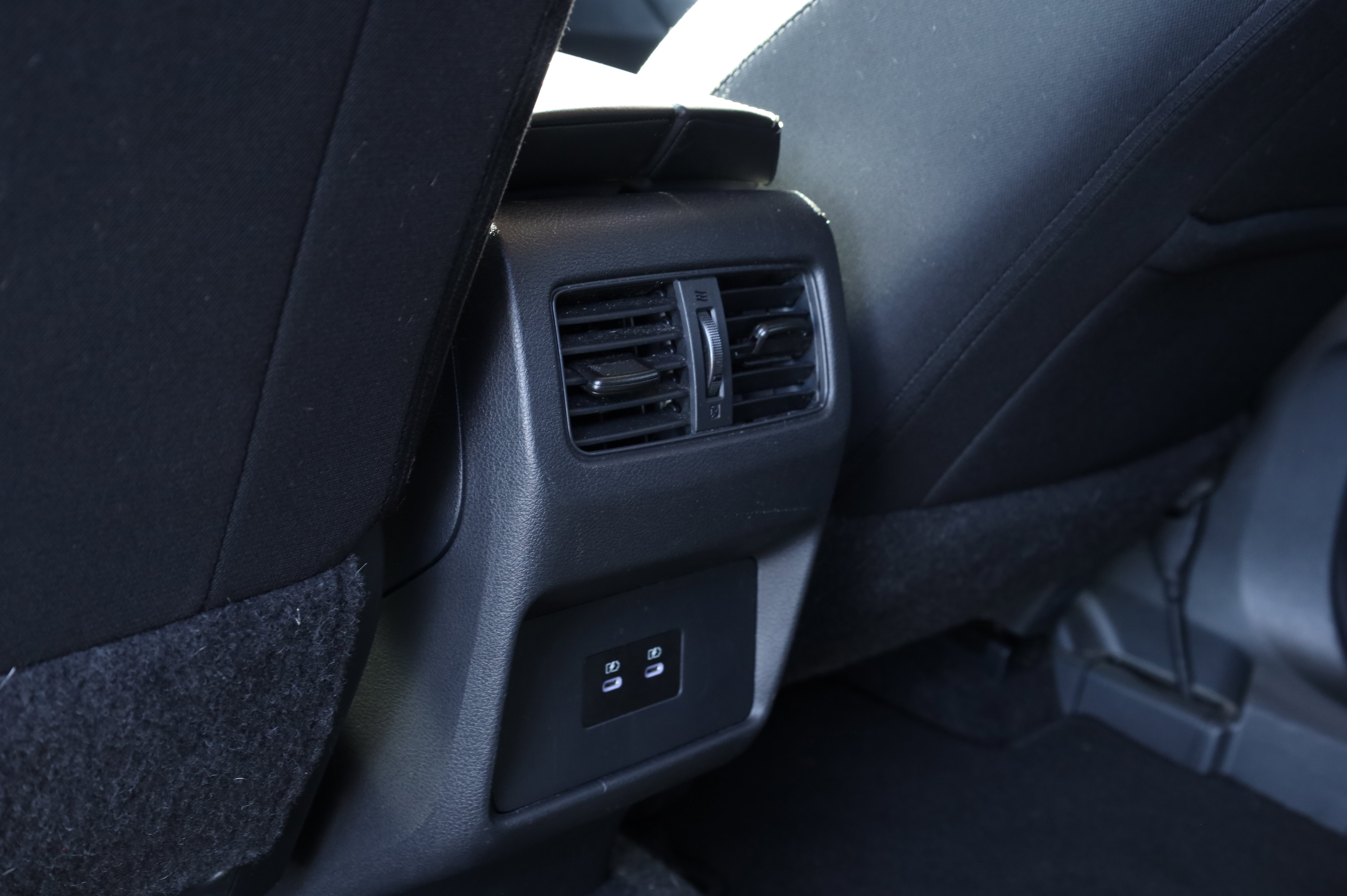 Used 2024 Nissan Rogue SV image 11