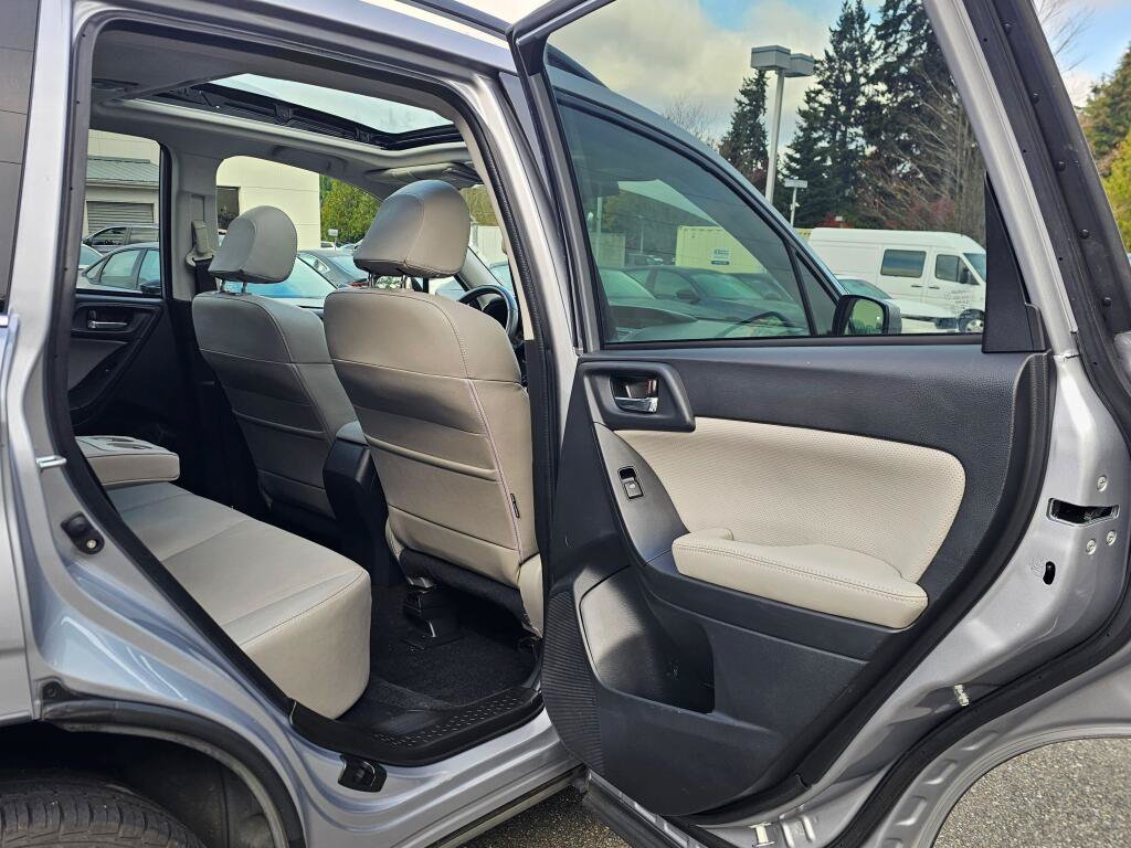 Used 2016 Subaru Forester 2.5i Limited w/ Popular Package #2 AWD/4WD image 14