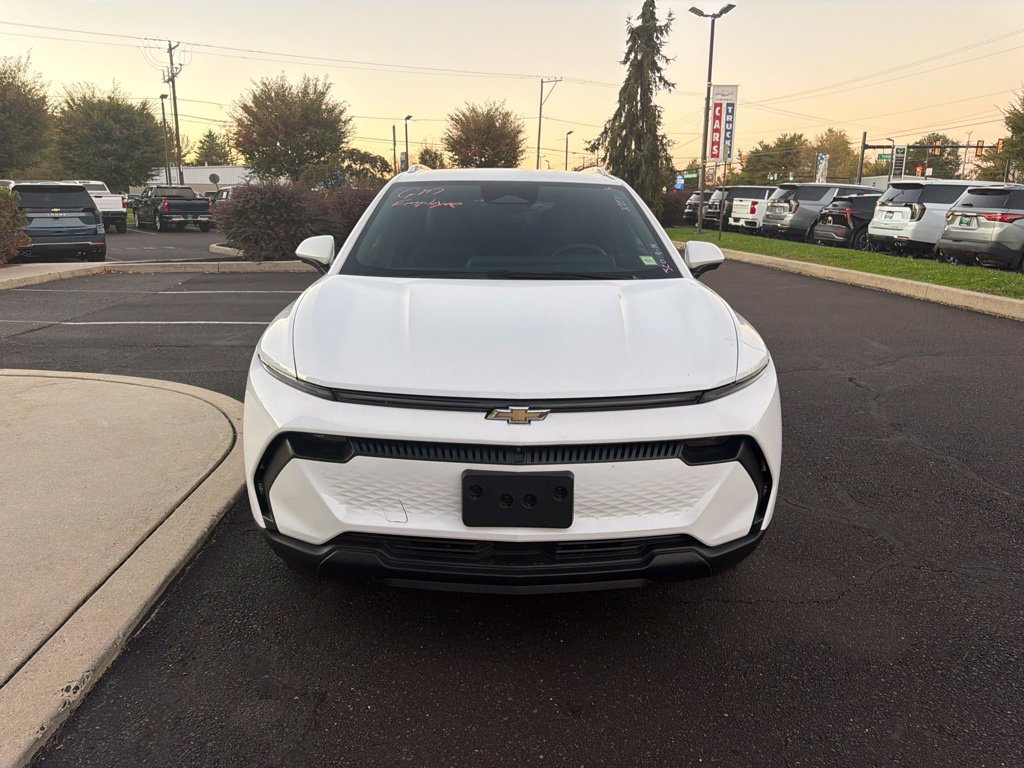 Certified 2026 Chevrolet Equinox EV LT w/ LPO, All-Weather Mat Package AWD/4WD image 9