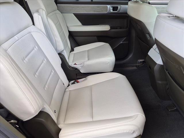 Used 2025 Hyundai Santa Fe Calligraphy AWD/4WD image 19