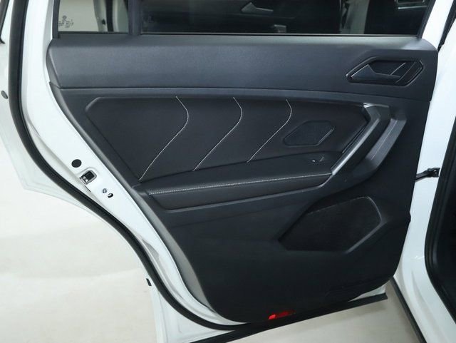 Used 2024 Volkswagen Tiguan SE R-Line AWD/4WD image 13