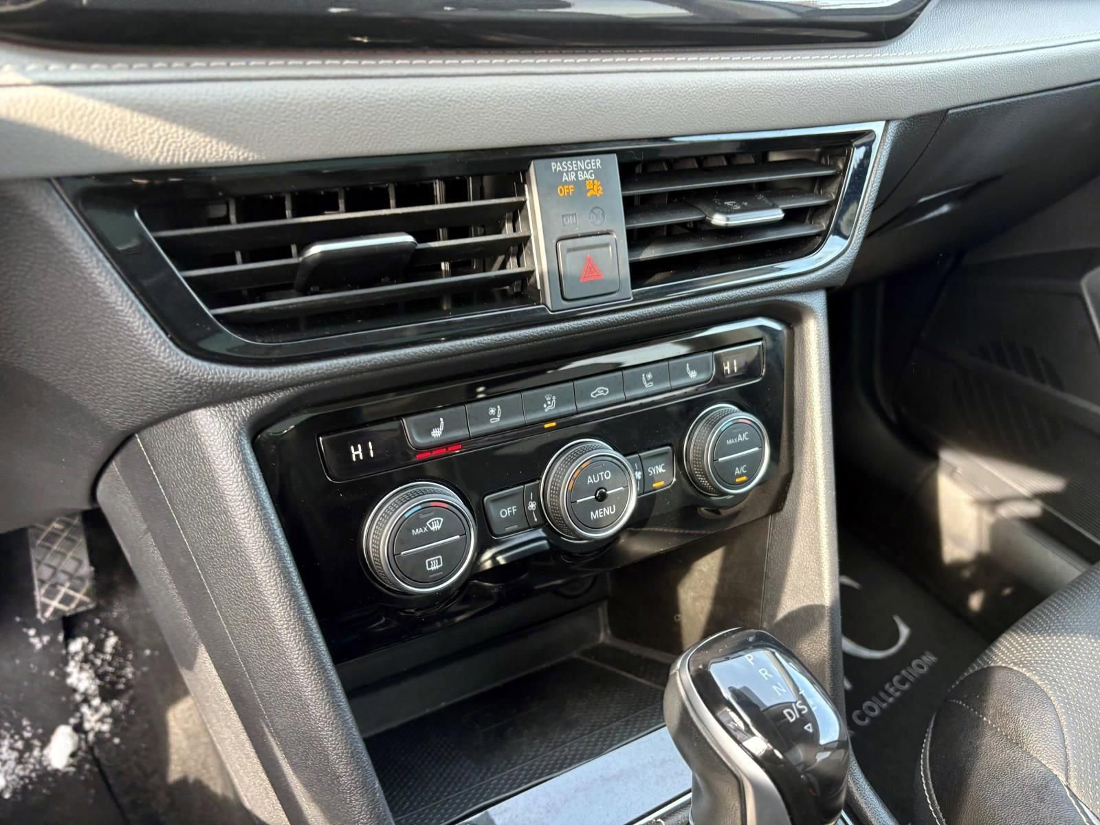 Used 2023 Volkswagen Taos SEL image 21