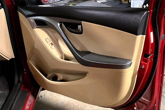 Used 2011 Hyundai Elantra GLS w/ Navigation Pkg 4 image 19