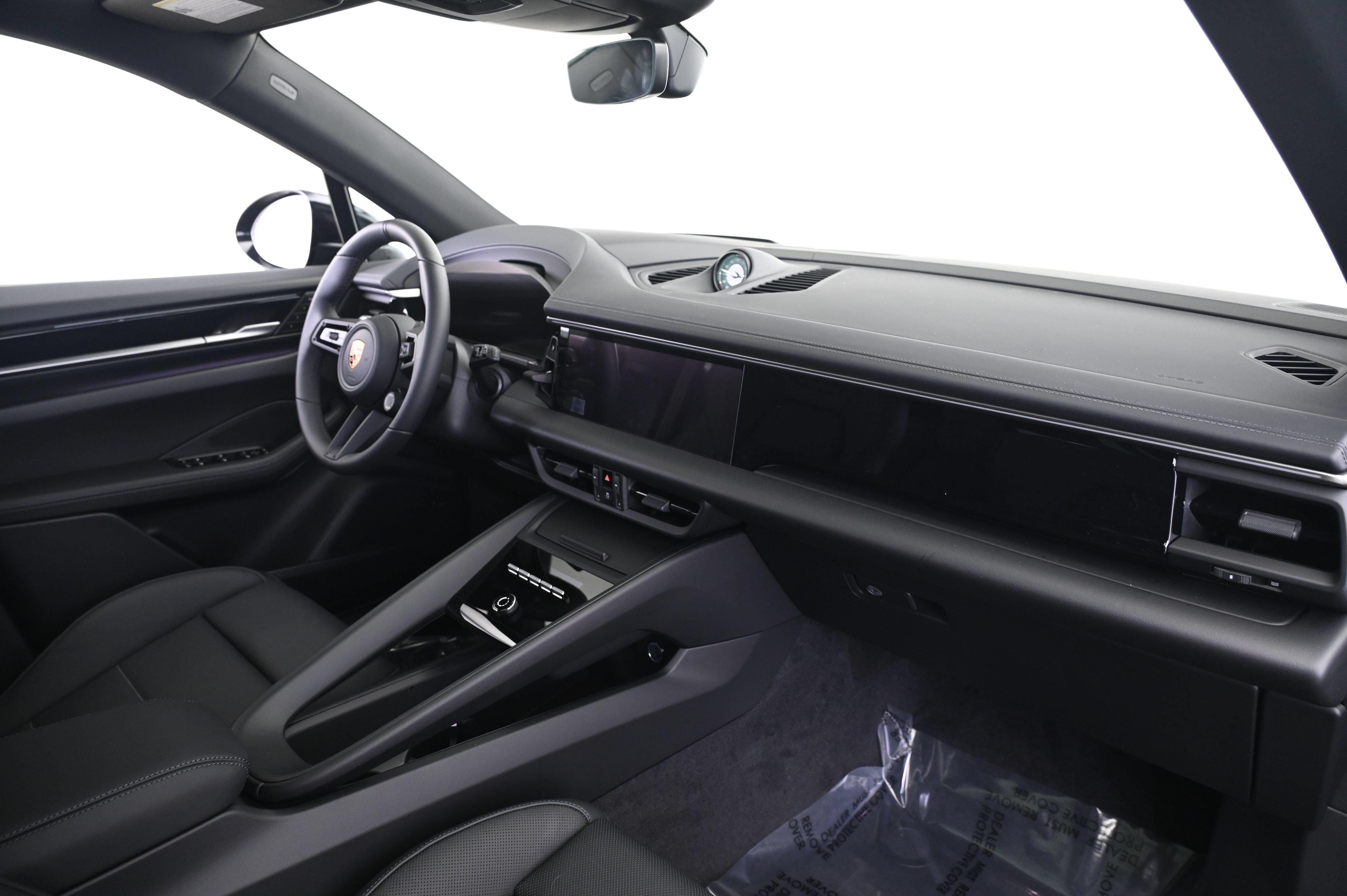 Certified 2025 Porsche Macan 4 Electric AWD/4WD image 23