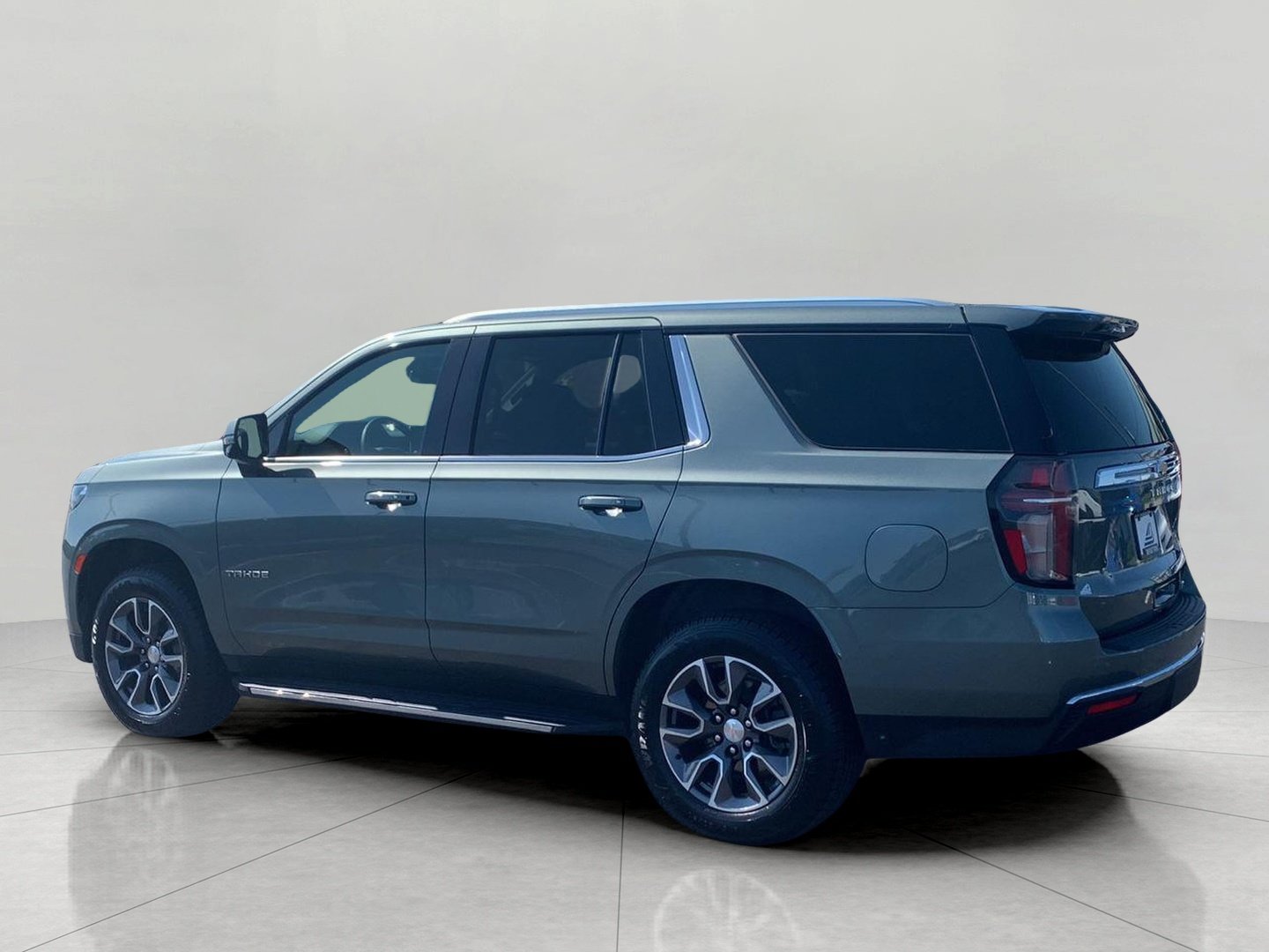 Used 2024 Chevrolet Tahoe LT w/ LT Signature Package AWD/4WD image 4