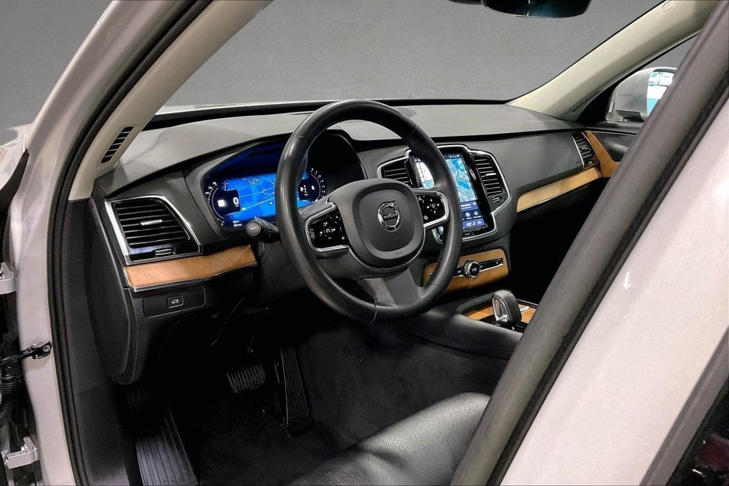 Certified 2023 Volvo XC90 B6 Plus w/ Protection Package Premier AWD/4WD image 18