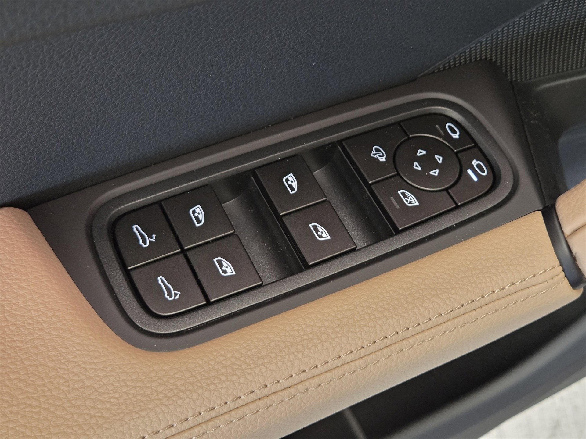 New 2026 Porsche Cayenne Coupe image 15