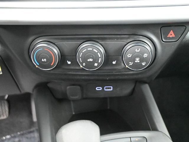 Used 2025 Chevrolet Trax LS w/ LS Convenience Package image 15