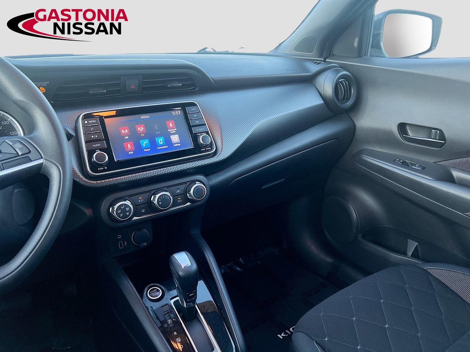 Used 2020 Nissan Kicks S image 30