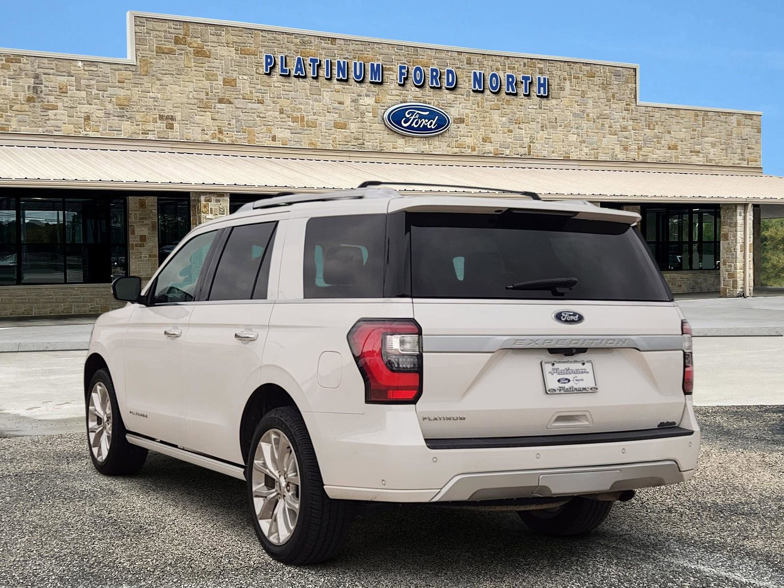 Used 2019 Ford Expedition Platinum RWD image 4