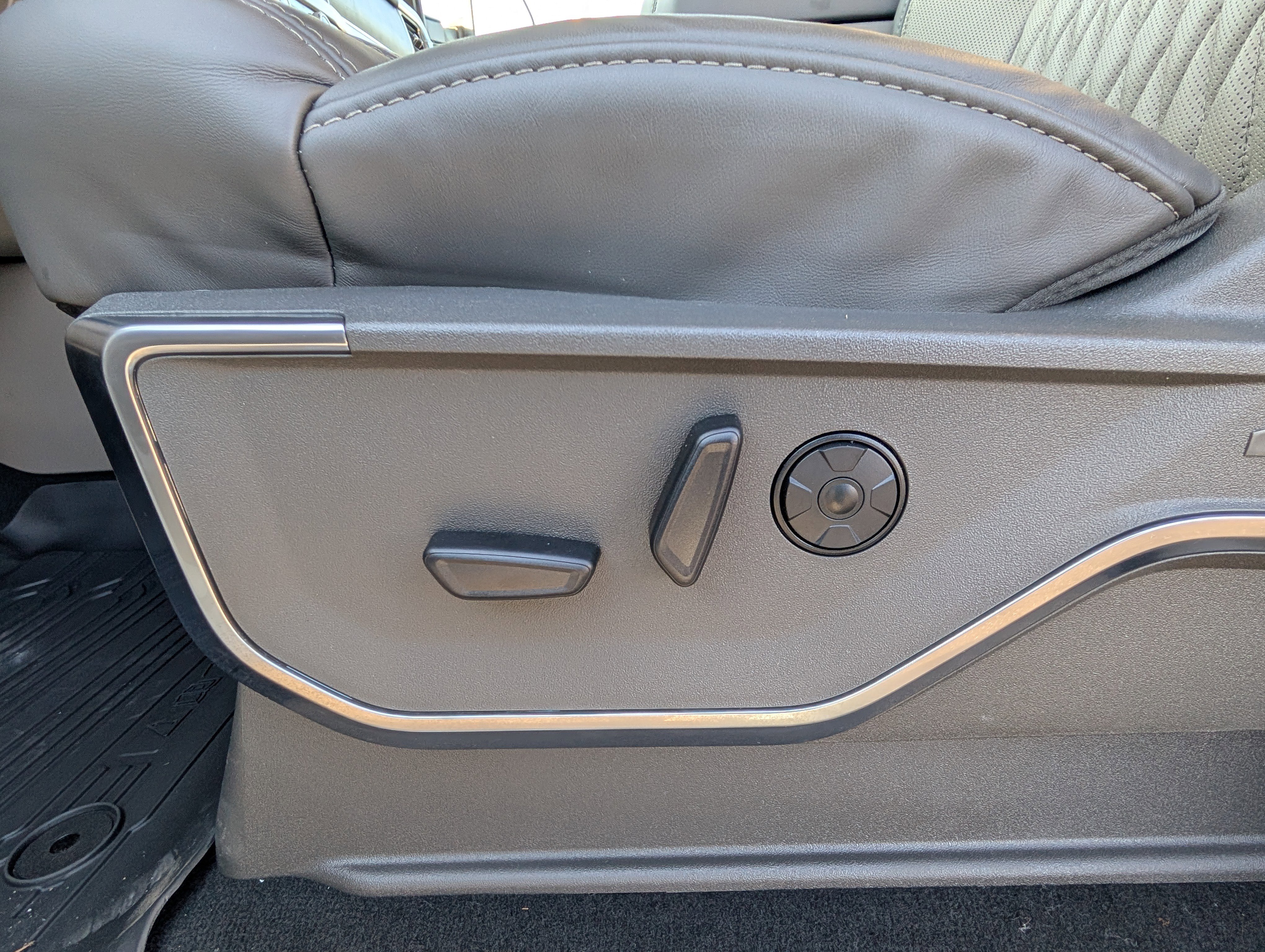 New 2026 Ford F450 Platinum w/ Platinum Plus Package image 21