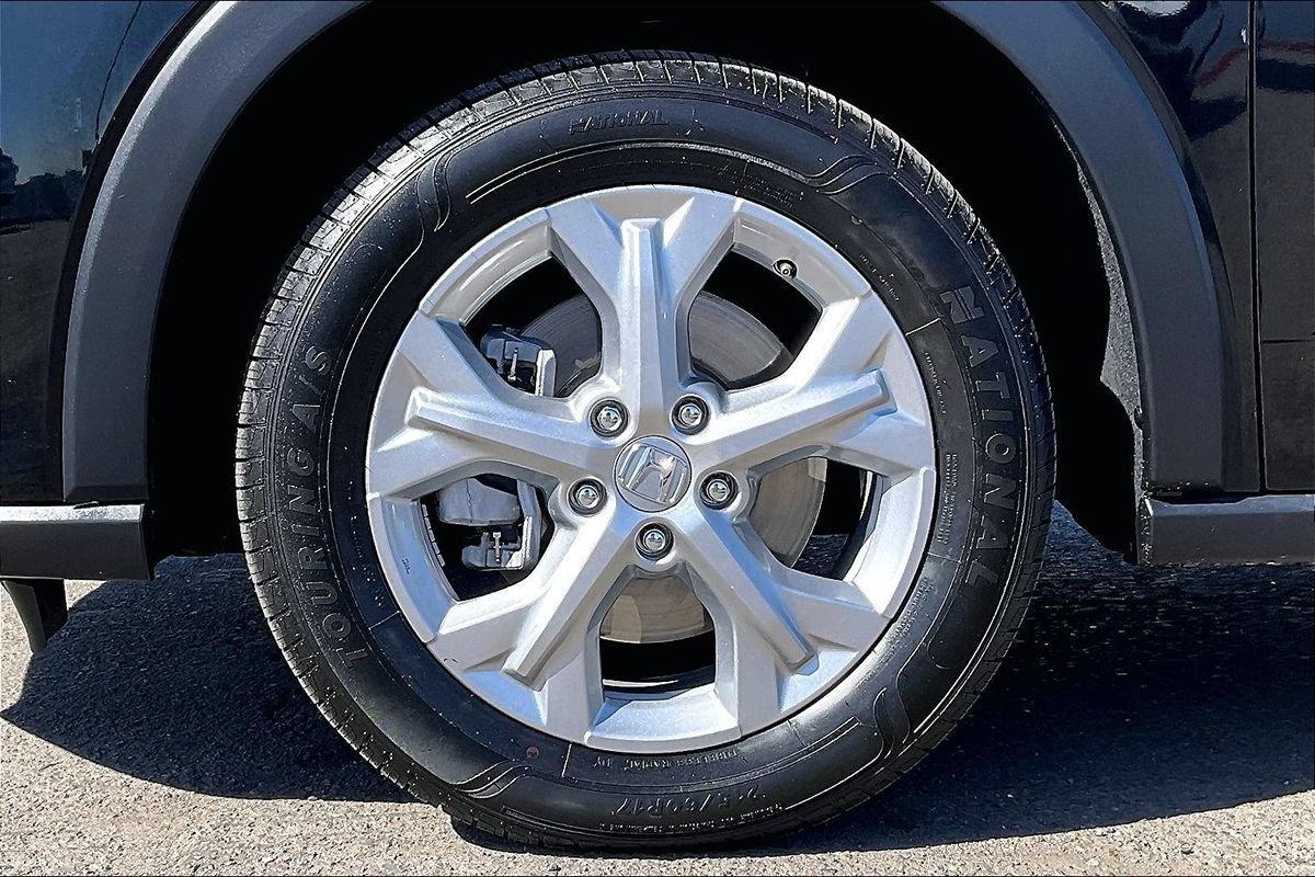 Used 2025 Honda HR-V LX image 6