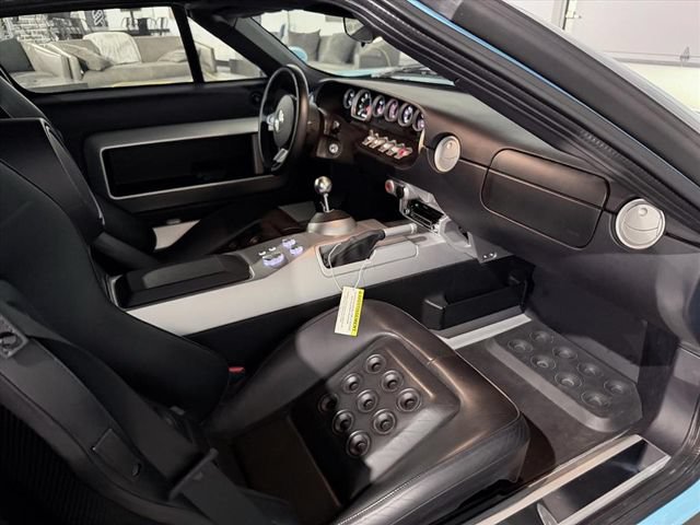 Used 2006 Ford GT RWD image 15