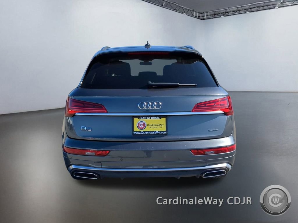 Used 2023 Audi Q5 2.0T Premium w/ Convenience Package image 4