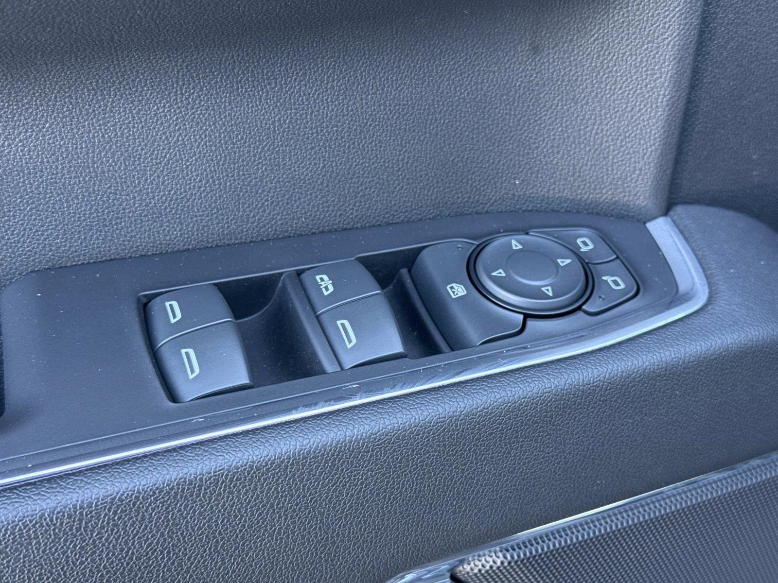 Used 2023 Chevrolet Silverado 1500 LT image 15