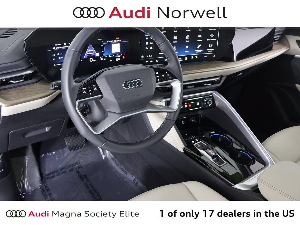 Used 2025 Audi Q5 Premium Plus w/ Premium Plus AWD/4WD image 2