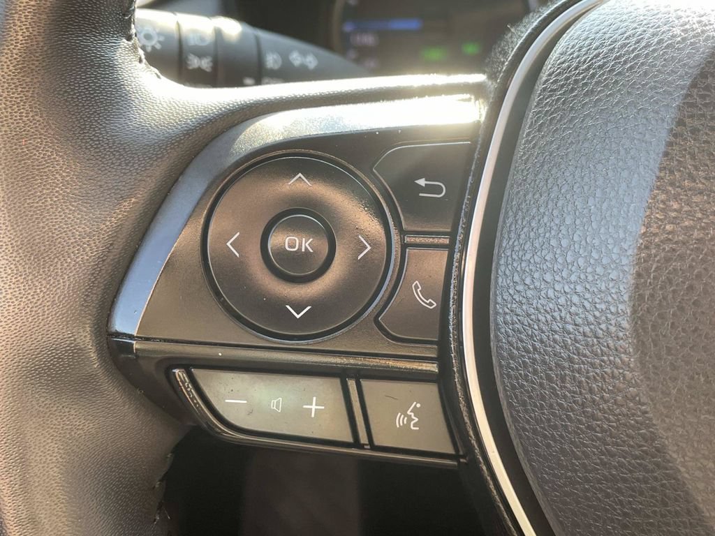 Used 2021 Toyota RAV4 XLE w/ XLE Grade Weather Package AWD/4WD image 27
